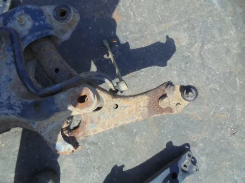 Ψαλίδι Εμπρός Αριστερό για TOYOTA AVENSIS (2003 - 2006) (T250) *ΔΒ* Ψαλίδι Εμπρός Αριστερό για TOYOTA AVENSIS (2003 - 2006) (T250) *ΔΒ*