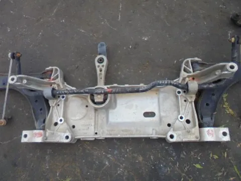 Γέφυρα Εμπρός Οριζόντια για VW GOLF (2004 - 2008) Mk5 (1K1) *ΔΒ* ΠΑΛΕΤΑ 21 *192222* Γέφυρα Εμπρός Οριζόντια για VW GOLF (2004 - 2008) Mk5 (1K1) *ΔΒ* ΠΑΛΕΤΑ 21 *192222*