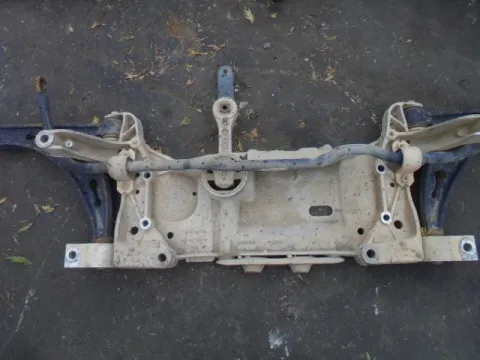 Γέφυρα Εμπρός Οριζόντια για VW GOLF (2009 - 2013) Mk6 (5K1) *ΔΒ* Γέφυρα Εμπρός Οριζόντια για VW GOLF (2009 - 2013) Mk6 (5K1) *ΔΒ*