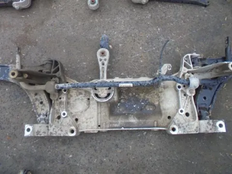 Γέφυρα Εμπρός Οριζόντια για VW GOLF (2004 - 2008) Mk5 (1K1) *ΔΒ* ΠΑΛΕΤΑ 21 *192222* Γέφυρα Εμπρός Οριζόντια για VW GOLF (2004 - 2008) Mk5 (1K1) *ΔΒ* ΠΑΛΕΤΑ 21 *192222*