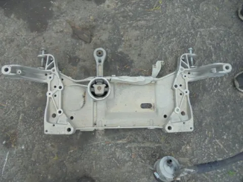 Γέφυρα Εμπρός Οριζόντια για VW GOLF (2004 - 2008) Mk5 (1K1) *ΔΒ* ΠΑΛΕΤΑ 30 *192595* Γέφυρα Εμπρός Οριζόντια για VW GOLF (2004 - 2008) Mk5 (1K1) *ΔΒ* ΠΑΛΕΤΑ 30 *192595*