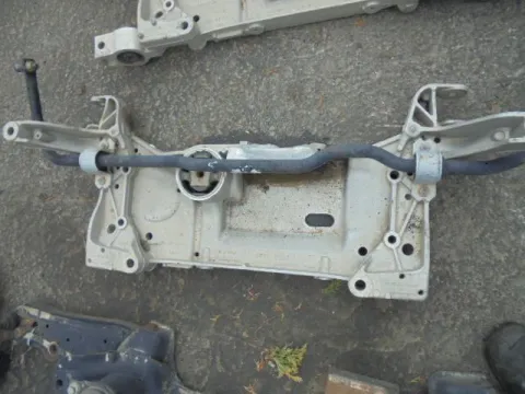 Γέφυρα Εμπρός Οριζόντια για VW GOLF (2004 - 2008) Mk5 (1K1) *ΔΒ* ΠΑΛΕΤΑ 30 *192595* Γέφυρα Εμπρός Οριζόντια για VW GOLF (2004 - 2008) Mk5 (1K1) *ΔΒ* ΠΑΛΕΤΑ 30 *192595*