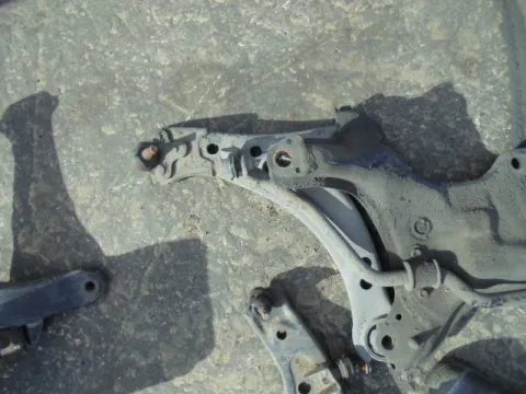 Ψαλίδι Εμπρός Αριστερό για TOYOTA AVENSIS (1997 - 2000) (T220) DIESEL *ΔΒ* Ψαλίδι Εμπρός Αριστερό για TOYOTA AVENSIS (1997 - 2000) (T220) DIESEL *ΔΒ*
