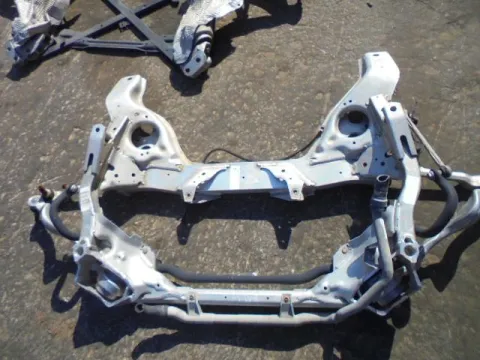 Γέφυρα Εμπρός Πλαίσιο για BMW 3 Series (2008 - 2012) (E90-1-2-3 F-L) *ΔΒ* ΠΑΛΕΤΑ 44 *193413* Γέφυρα Εμπρός Πλαίσιο για BMW 3 Series (2008 - 2012) (E90-1-2-3 F-L) *ΔΒ* ΠΑΛΕΤΑ 44 *193413*