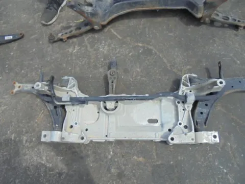 Γέφυρα Εμπρός Οριζόντια για VW GOLF (2004 - 2008) Mk5 (1K1) *ΔΒ* ΠΑΛΕΤΑ 51 *193420* Γέφυρα Εμπρός Οριζόντια για VW GOLF (2004 - 2008) Mk5 (1K1) *ΔΒ* ΠΑΛΕΤΑ 51 *193420*