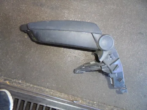 Υποβραχιόνιο(Τεμπέλης) για BMW 1 Series (2004 - 2007) (E87) *Γ* Υποβραχιόνιο(Τεμπέλης) για BMW 1 Series (2004 - 2007) (E87) *Γ*