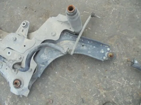 Ψαλίδι Εμπρός Δεξί για RENAULT MEGANE (2008 - 2012) (KZ_) (BZ_) Ψαλίδι Εμπρός Δεξί για RENAULT MEGANE (2008 - 2012) (KZ_) (BZ_)