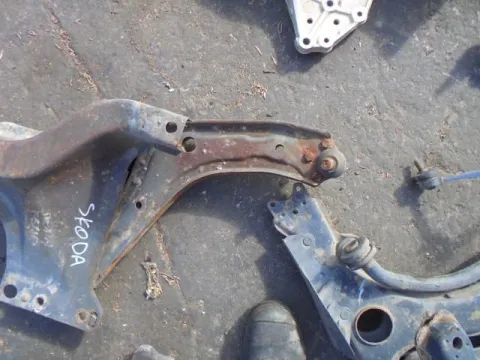 Ψαλίδι Εμπρός Δεξί για SKODA FELICIA (1994 - 1998) (6U1-5) , (1998 - 2001) (6U1-5) *ΔΒ* Ψαλίδι Εμπρός Δεξί για SKODA FELICIA (1994 - 1998) (6U1-5) , (1998 - 2001) (6U1-5) *ΔΒ*