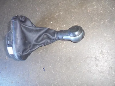Εξαρτήματα Μοχλού (Φούσκα - Πόμολο) για SEAT LEON (2005 - 2009) (1P) Εξαρτήματα Μοχλού (Φούσκα - Πόμολο) για SEAT LEON (2005 - 2009) (1P)