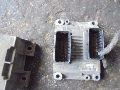 Εγκέφαλος Κινητήρα 1039S00103 για FIAT PUNTO (1999 - 2003) (188) , (2003 - 2008) (188)  ΤΕΛΑΡΟ 12"(ΠΙΣΩ ΣΚΑΛΑ) Εγκέφαλος Κινητήρα 1039S00103 για FIAT PUNTO (1999 - 2003) (188) , (2003 - 2008) (188)  ΤΕΛΑΡΟ 12"(ΠΙΣΩ ΣΚΑΛΑ)