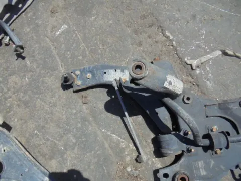 Ψαλίδι Εμπρός Αριστερό για VOLVO S40 (2004 - 2007) (MS) *ΔΒ* Ψαλίδι Εμπρός Αριστερό για VOLVO S40 (2004 - 2007) (MS) *ΔΒ*