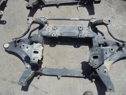 Γέφυρα Εμπρός Πλαίσιο για DAIHATSU TERIOS (2006 - 2009) (J200) *ΔΒ* Γέφυρα Εμπρός Πλαίσιο για DAIHATSU TERIOS (2006 - 2009) (J200) *ΔΒ*