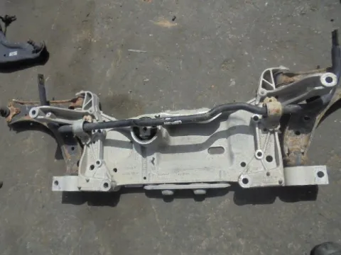 Γέφυρα Εμπρός Οριζόντια για VW GOLF (2004 - 2008) Mk5 (1K1) *ΔΒ* ΠΑΛΕΤΑ 82 *195222* Γέφυρα Εμπρός Οριζόντια για VW GOLF (2004 - 2008) Mk5 (1K1) *ΔΒ* ΠΑΛΕΤΑ 82 *195222*