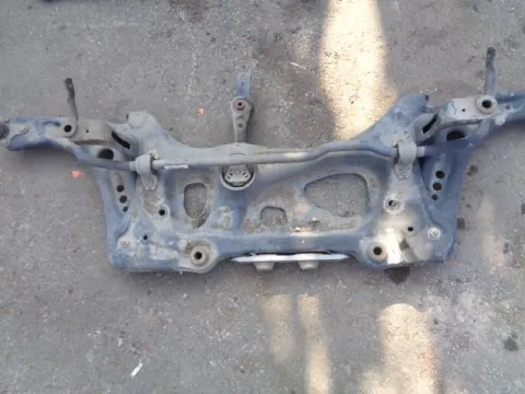 Γέφυρα Εμπρός Οριζόντια για VW GOLF (2013 - ) Mk7 (5G) ΠΑΛΕΤΑ 92 *195731* *ΔΒ* Γέφυρα Εμπρός Οριζόντια για VW GOLF (2013 - ) Mk7 (5G) ΠΑΛΕΤΑ 92 *195731* *ΔΒ*