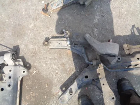 Ψαλίδι Εμπρός Αριστερό για FORD ESCORT (1992 - 1995) MK6 *ΔΒ* Ψαλίδι Εμπρός Αριστερό για FORD ESCORT (1992 - 1995) MK6 *ΔΒ*