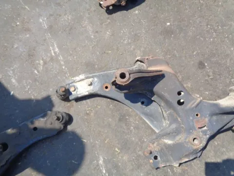 Ψαλίδι Εμπρός Αριστερό για MAZDA 323F (2001 - 2003) (BJ) *ΔΒ* Ψαλίδι Εμπρός Αριστερό για MAZDA 323F (2001 - 2003) (BJ) *ΔΒ*