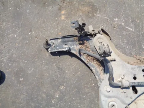 Ψαλίδι Εμπρός Αριστερό για RENAULT LAGUNA (2001 - 2005) (BG) (KG) *ΔΒ* Ψαλίδι Εμπρός Αριστερό για RENAULT LAGUNA (2001 - 2005) (BG) (KG) *ΔΒ*