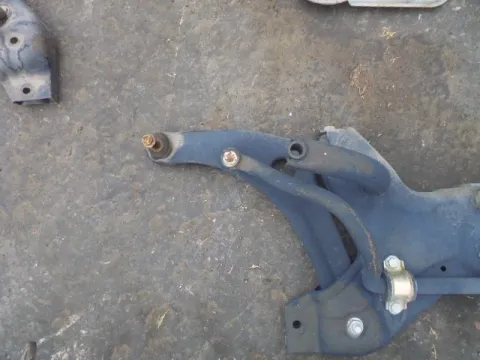 Ψαλίδι Εμπρός Αριστερό για MITSUBISHI COLT (2005 - 2008 ) (CZ) 1300 4A90 petrol 95 *ΔΒ*