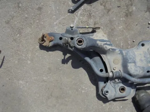 Ψαλίδι Εμπρός Αριστερό για TOYOTA AVENSIS (1997 - 2000) (T220) *ΔΒ* Ψαλίδι Εμπρός Αριστερό για TOYOTA AVENSIS (1997 - 2000) (T220) *ΔΒ*