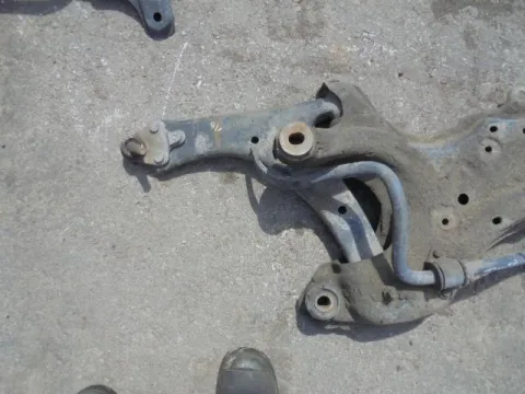 Ψαλίδι Εμπρός Αριστερό για TOYOTA AVENSIS (2003 - 2006) (T250) *ΔΒ* Ψαλίδι Εμπρός Αριστερό για TOYOTA AVENSIS (2003 - 2006) (T250) *ΔΒ*