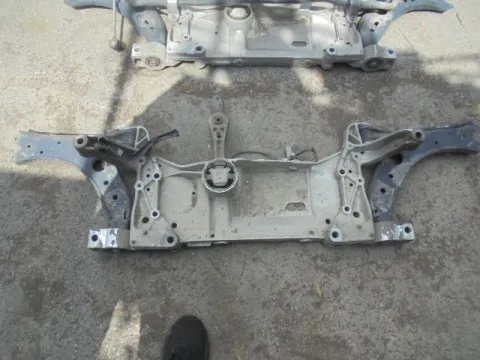 Γέφυρα Εμπρός Οριζόντια για VW GOLF (2004 - 2008) Mk5 (1K1) *ΔΒ*  ΠΑΛΕΤΑ 120 *196303* Γέφυρα Εμπρός Οριζόντια για VW GOLF (2004 - 2008) Mk5 (1K1) *ΔΒ*  ΠΑΛΕΤΑ 120 *196303*