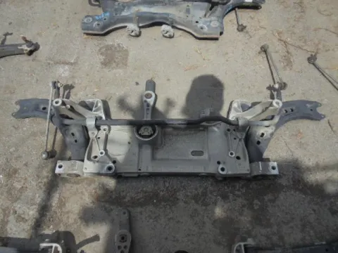 Γέφυρα Εμπρός Οριζόντια για VW GOLF (2009 - 2013) Mk6 (5K1) *ΔΒ*  ΠΑΛΕΤΑ 120 *196303* Γέφυρα Εμπρός Οριζόντια για VW GOLF (2009 - 2013) Mk6 (5K1) *ΔΒ*  ΠΑΛΕΤΑ 120 *196303*