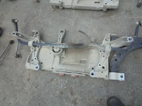 Γέφυρα Εμπρός Οριζόντια για VW GOLF (2004 - 2008) Mk5 (1K1) *ΔΒ*  ΠΑΛΕΤΑ 120 *196303* Γέφυρα Εμπρός Οριζόντια για VW GOLF (2004 - 2008) Mk5 (1K1) *ΔΒ*  ΠΑΛΕΤΑ 120 *196303*