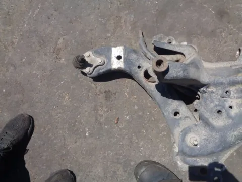 Ψαλίδι Εμπρός Αριστερό για TOYOTA AURIS (2007 - 2009) E150 *ΔΒ* ΠΑΛΕΤΑ *124* 196781