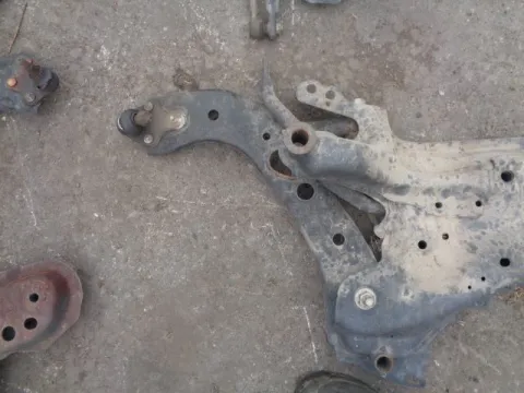 Ψαλίδι Εμπρός Αριστερό για TOYOTA RAV-4 (2006 - 2009) (XA30) *ΔΒ* ΠΑΛΕΤΑ 134 *197059*