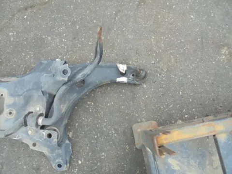 Ψαλίδι Εμπρός Δεξί για TOYOTA YARIS (2009 - 2012) (XP90) *ΔΒ* ΠΑΛΕΤΑ *122* 196779 Ψαλίδι Εμπρός Δεξί για TOYOTA YARIS (2009 - 2012) (XP90) *ΔΒ* ΠΑΛΕΤΑ *122* 196779