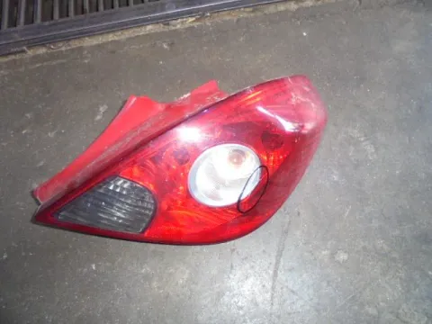 Φανάρι Πίσω Δεξί (Ραγισμένο) για OPEL CORSA (2006 - 2011) D Hatchback - 3dr Φανάρι Πίσω Δεξί (Ραγισμένο) για OPEL CORSA (2006 - 2011) D Hatchback - 3dr
