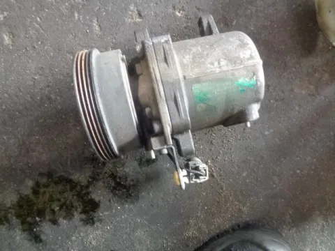 Συμπιεστής A-C (Κομπρέσορας) για BMW 3 Series (1990 - 1995) (E36) Συμπιεστής A-C (Κομπρέσορας) για BMW 3 Series (1990 - 1995) (E36)