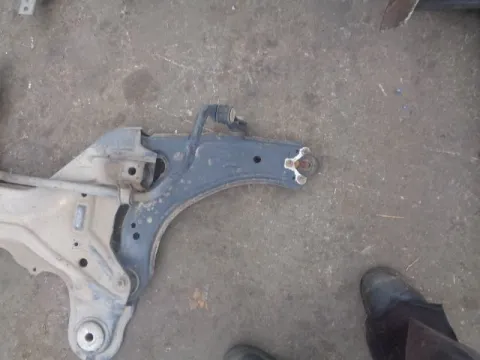 Ψαλίδι Εμπρός Δεξί για VW GOLF (1998 - 2004) Mk4 (1J1) *ΔΒ* Ψαλίδι Εμπρός Δεξί για VW GOLF (1998 - 2004) Mk4 (1J1) *ΔΒ*