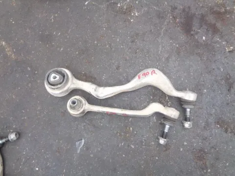 Ψαλίδια Εμπρός Δεξί Κάτω για BMW 1 Series (2004 - 2007) (E87) Ψαλίδια Εμπρός Δεξί Κάτω για BMW 1 Series (2004 - 2007) (E87)