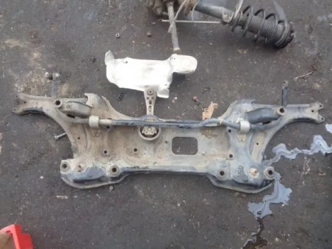 Γέφυρα Εμπρός Οριζόντια για VW CADDY (2004 - 2010) (2KA - 2KH) *ΔΒ* Γέφυρα Εμπρός Οριζόντια για VW CADDY (2004 - 2010) (2KA - 2KH) *ΔΒ*