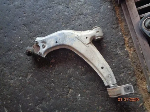 Ψαλίδι Εμπρός Αριστερό για CITROEN XSARA (1997 - 2000) Ψαλίδι Εμπρός Αριστερό για CITROEN XSARA (1997 - 2000)