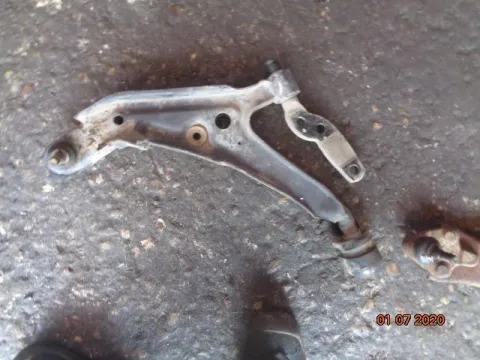 Ψαλίδι Εμπρός Αριστερό για NISSAN PRIMERA (1996 - 1999) (P11) , (1999 - 2001) (P11)