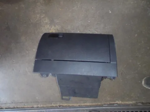 Ντουλαπάκι για VW POLO (2009 - 2014) (6R) *Γ* Ντουλαπάκι για VW POLO (2009 - 2014) (6R) *Γ*
