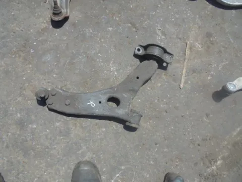 Ψαλίδι Εμπρός Δεξί για FORD FOCUS (1998 - 2001) Mk1a Ψαλίδι Εμπρός Δεξί για FORD FOCUS (1998 - 2001) Mk1a