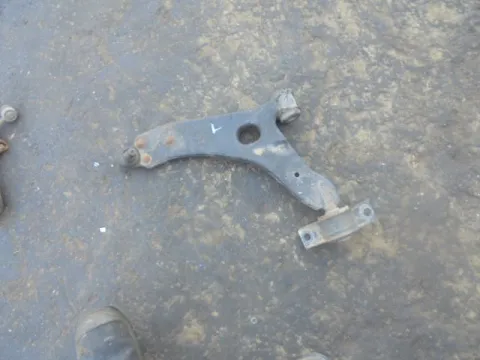 Ψαλίδι Εμπρός Αριστερό για FORD FOCUS (2002 - 2004) Mk1b Ψαλίδι Εμπρός Αριστερό για FORD FOCUS (2002 - 2004) Mk1b