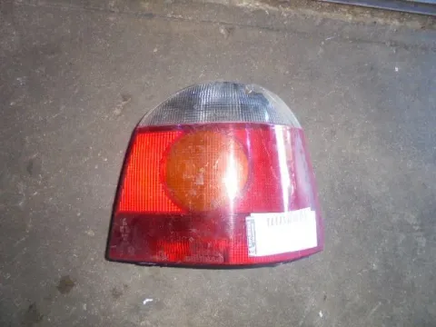 Φανάρι Πίσω Δεξί (Ελαττωματικό) για RENAULT TWINGO (1998 - 2000) (C06) Φανάρι Πίσω Δεξί (Ελαττωματικό) για RENAULT TWINGO (1998 - 2000) (C06)