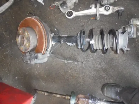 Άκρο Πλήρες Εμπρός Δεξί Με ABS 676444303 για BMW 1 Series (2004 - 2007) (E87) Άκρο Πλήρες Εμπρός Δεξί Με ABS 676444303 για BMW 1 Series (2004 - 2007) (E87)