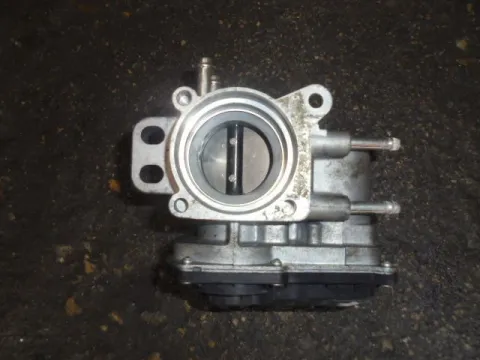 Σώμα Πεταλούδας 2203023010 για TOYOTA YARIS (2006 - 2009) (KL9) Σώμα Πεταλούδας 2203023010 για TOYOTA YARIS (2006 - 2009) (KL9)