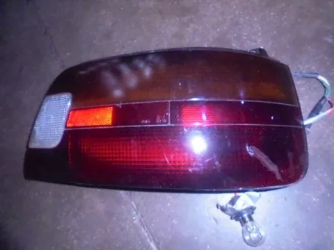 Φανάρι Πίσω Δεξί (Ελαττωματικό) για TOYOTA STARLET (1990 - 1995) (EP80-2) Φανάρι Πίσω Δεξί (Ελαττωματικό) για TOYOTA STARLET (1990 - 1995) (EP80-2)