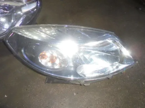 Φανάρι Εμπρός Δεξί για DACIA SANDERO (2008 - 2013) Φανάρι Εμπρός Δεξί για DACIA SANDERO (2008 - 2013)