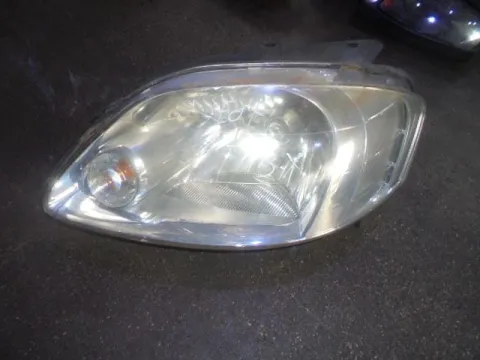 Φανάρι Εμπρός Αριστερό (Σπασμένη Βάση) για VW FOX (2005 - ) (5Z1) Φανάρι Εμπρός Αριστερό (Σπασμένη Βάση) για VW FOX (2005 - ) (5Z1)