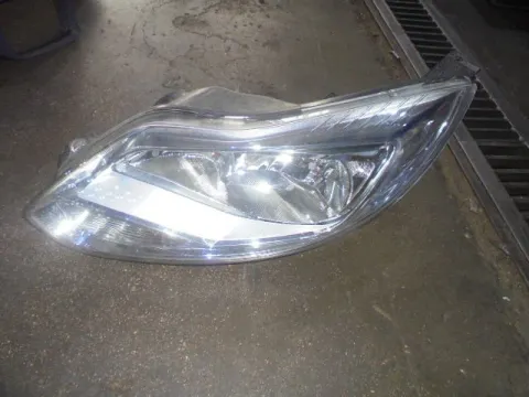 Φανάρι Εμπρός Αριστερό για FORD FOCUS (2011 - 2014) () Φανάρι Εμπρός Αριστερό για FORD FOCUS (2011 - 2014) ()