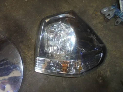 Φανάρι Πίσω Δεξί (Ραγισμένο) για LEXUS RX400 (2003 - 2009) (XU30) Φανάρι Πίσω Δεξί (Ραγισμένο) για LEXUS RX400 (2003 - 2009) (XU30)