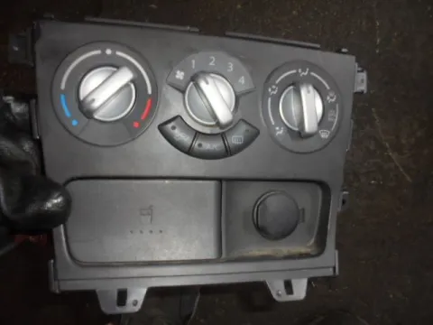 Χειριστήρια Καλοριφέρ για SUZUKI SPLASH (2008 - 2012) (A5B) ΠΑΛΕΤΑ 1 *239595* Χειριστήρια Καλοριφέρ για SUZUKI SPLASH (2008 - 2012) (A5B) ΠΑΛΕΤΑ 1 *239595*