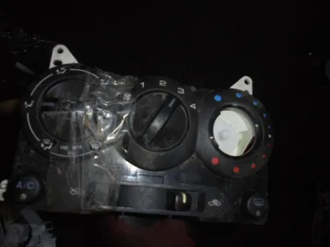 Χειριστήρια Καλοριφέρ για SUZUKI IGNIS (2003 - 2008) (RM) Χειριστήρια Καλοριφέρ για SUZUKI IGNIS (2003 - 2008) (RM)